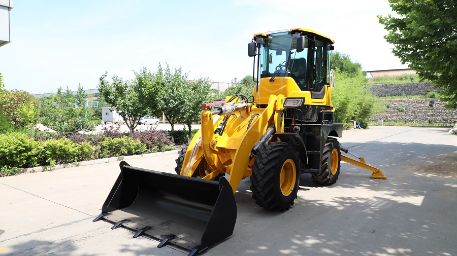 SAAO WZ28-20 : Le Titan Amiral Robustesse Maximale | Levage de 2 Tonnes, Godet de 1 m³ et Moteur Kohler EPA4