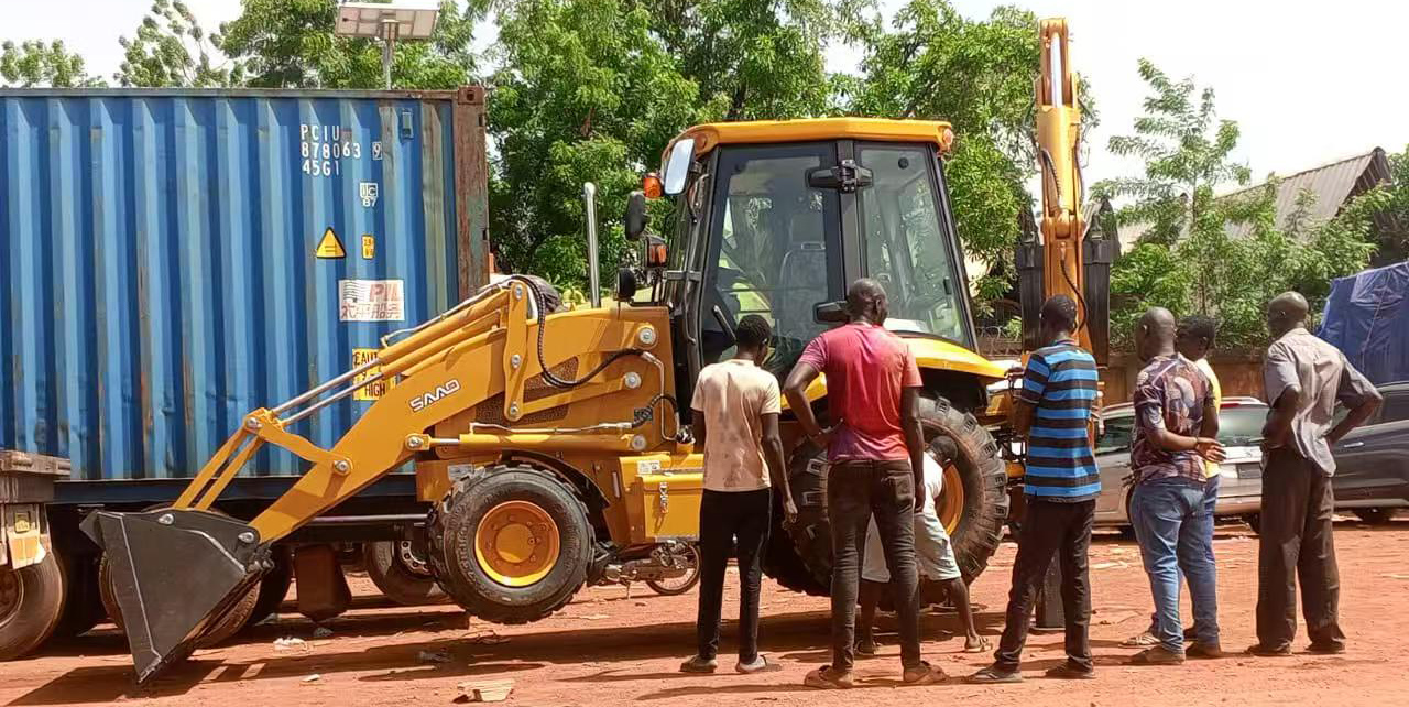 Clients internationaux et témoignages de réussite | Chargeuses-pelleteuses